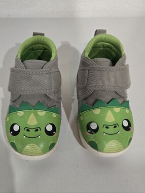 Ikiki Green Dragon Shoes